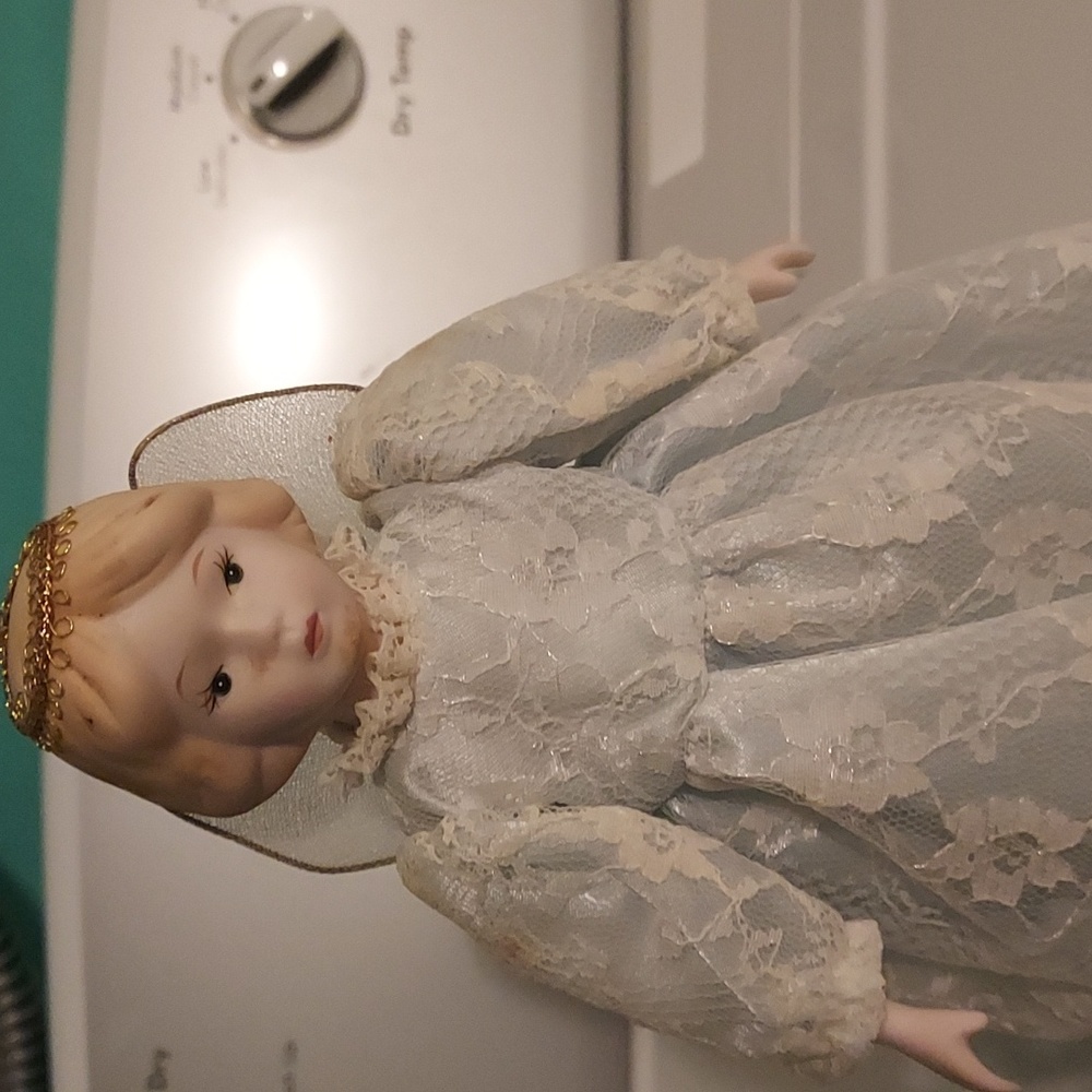 Beautiful Angel Tree Topper - Picture 2 of 5